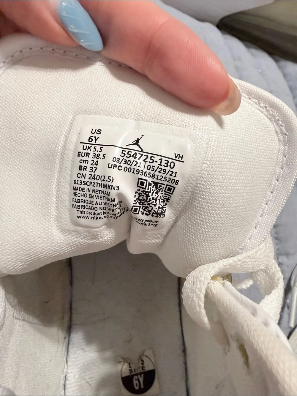 Nike Kids White Air Jordan 1 Mid Sneakers